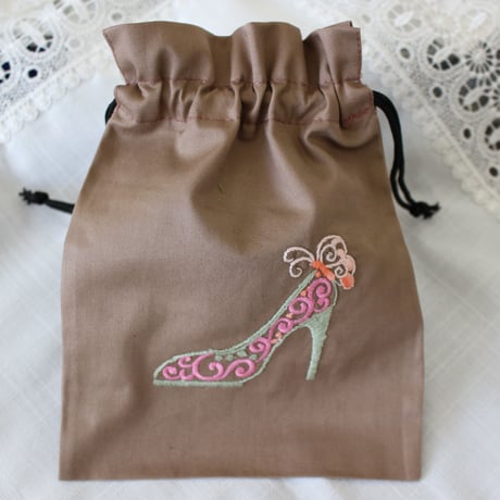 刺繍巾着袋・ポーチ〔ベトナム〕