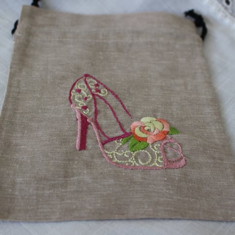 刺繍巾着袋・ポーチ〔ベトナム〕