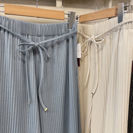 lame pleats pants
