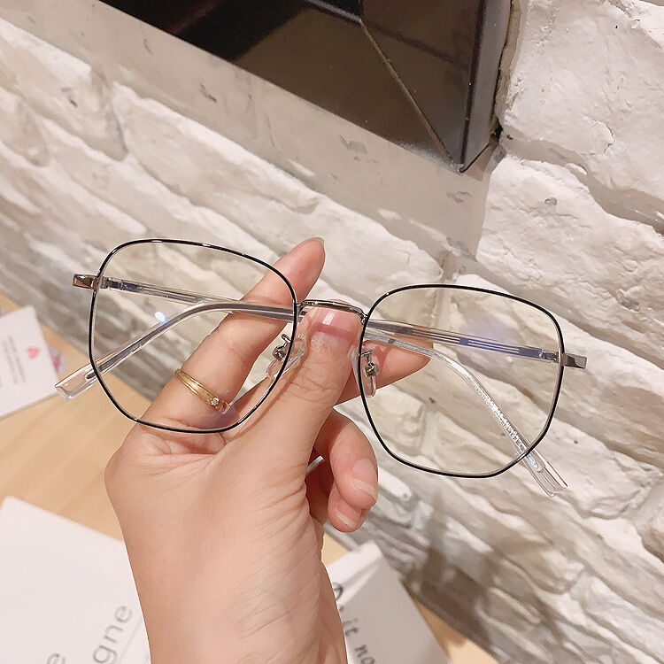 韓国で人気の大きな細いフレームメガネ ユニセックス