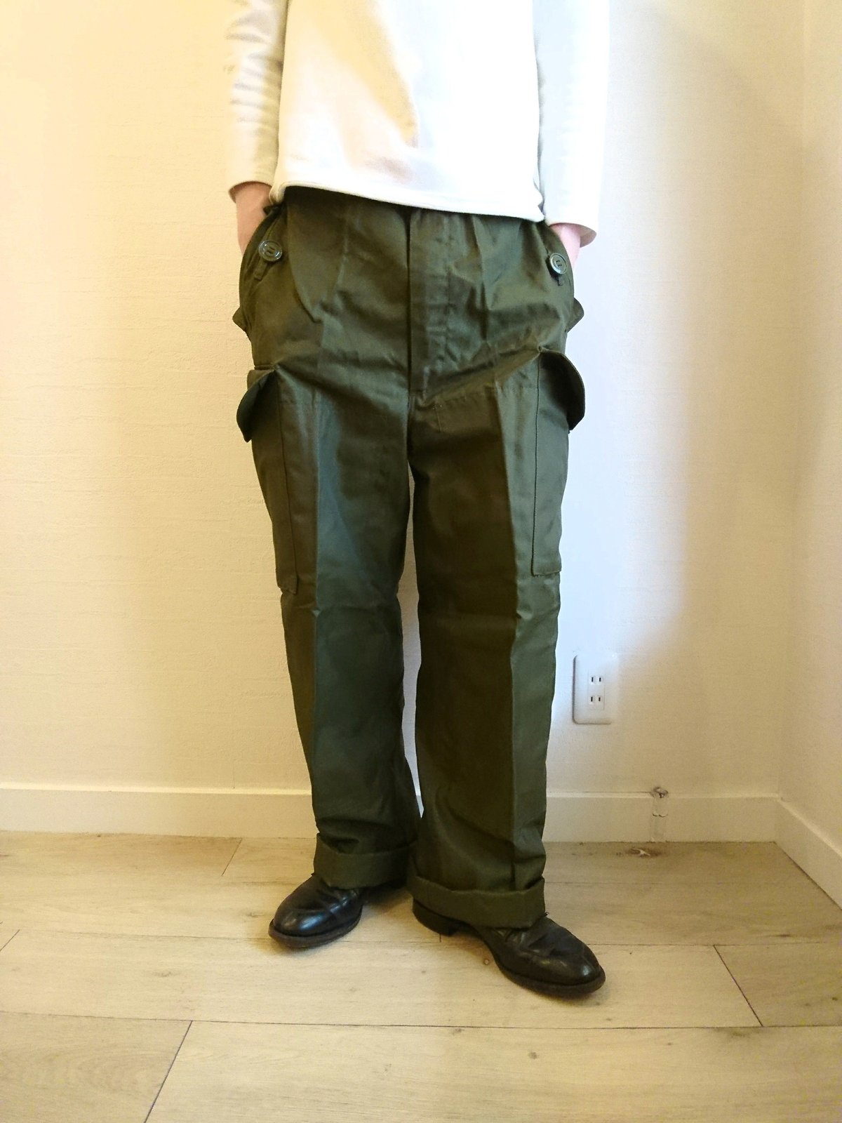 【美品】 カナダ軍 オーバーパンツ カーキ 古着 ミリタリー S ヴィンテージ 美品】 カナダ軍 オーバーパンツ カーキ 古着 ミリタリー S