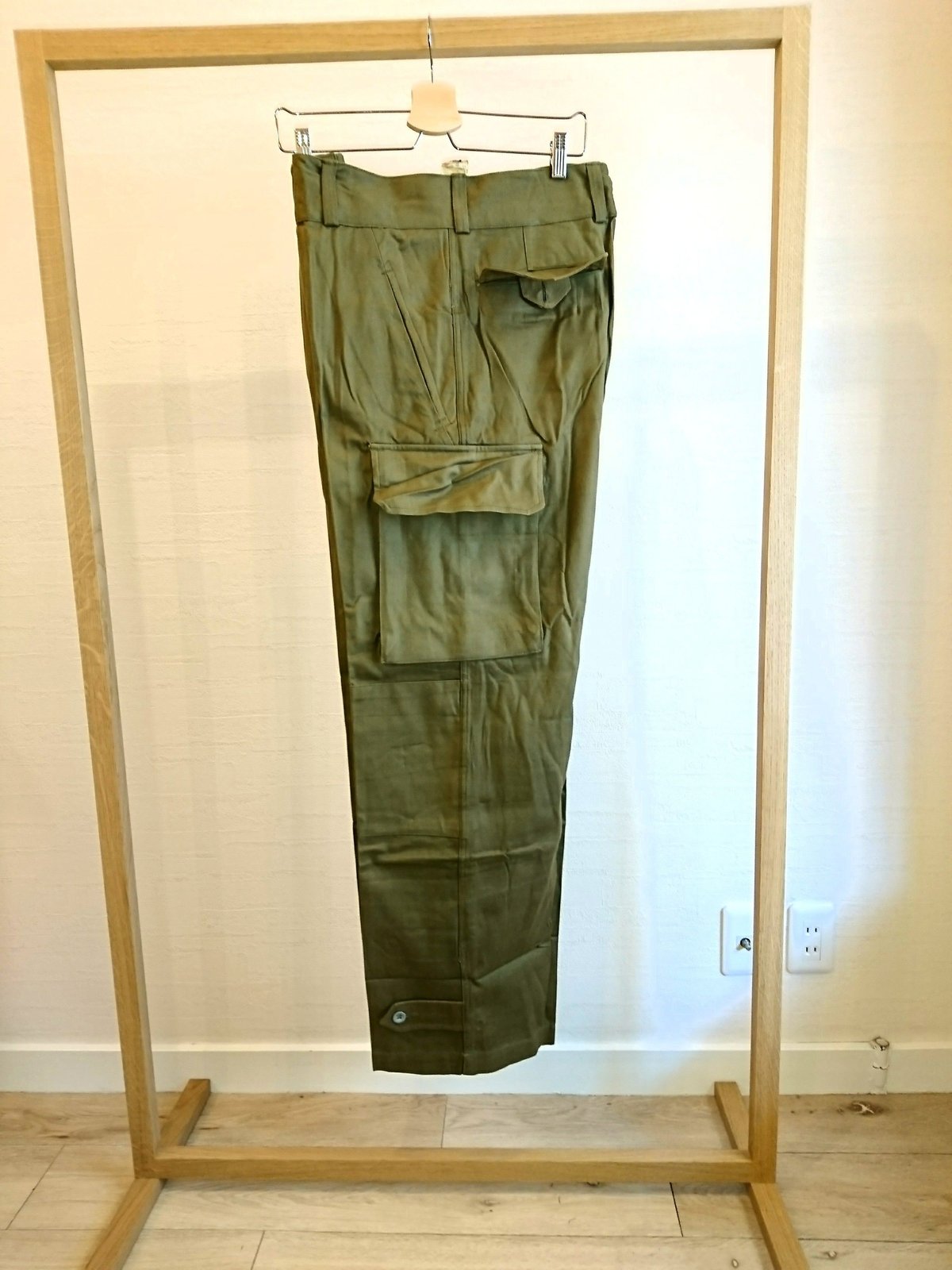 French Army M-47 Cargo Pants Metal Button Dead French Army M-47 Cargo Pants Metal Button Dead