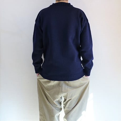 【 Guernsey Woollens/ガンジーウーレンズ】TRADITIONAL GUERNSEY SWEATER トラディショナル ガンジーセーター　ネイビー