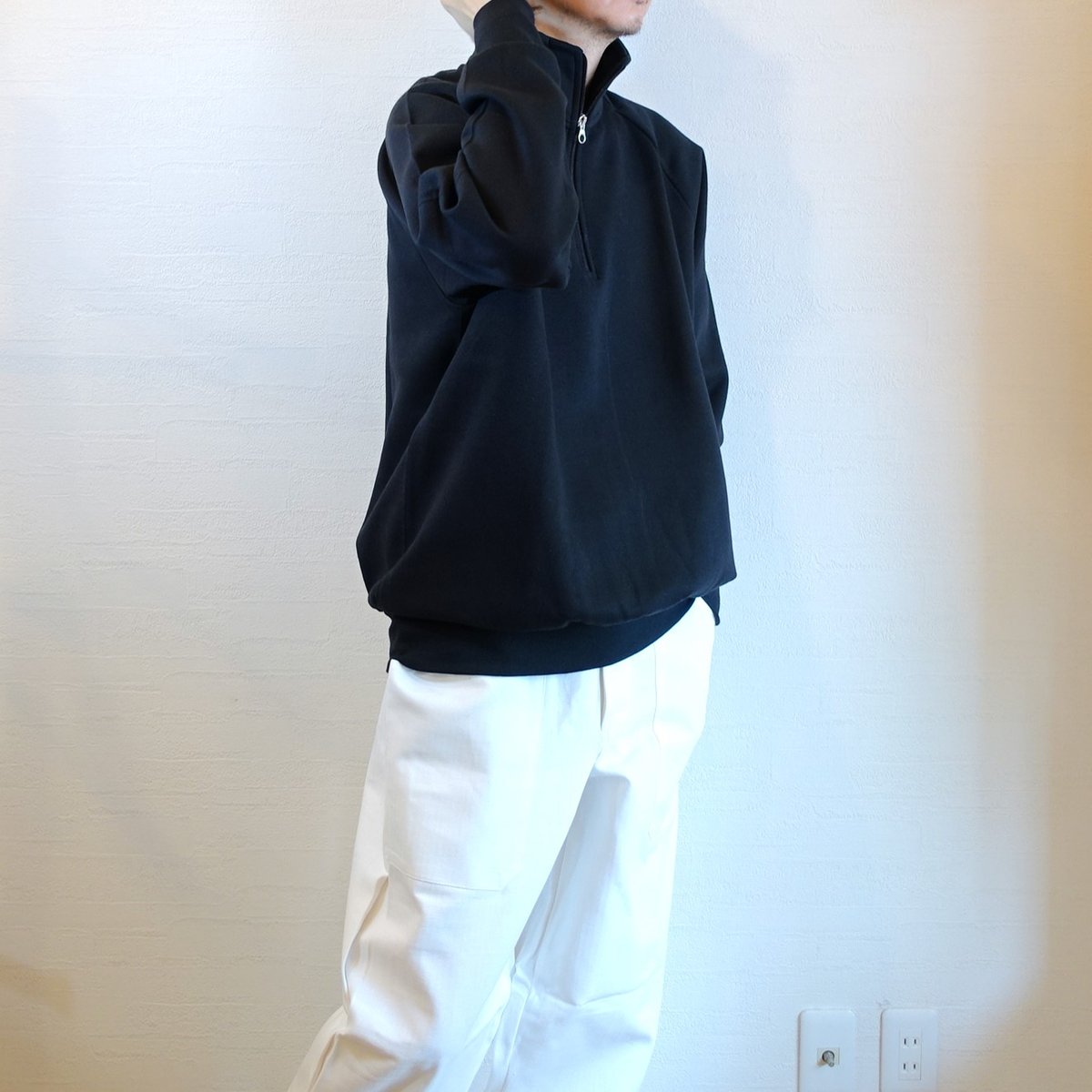 VESTI/ヴェスティ】HALF ZIP RAGLAN SWEAT ブラック ロイヤルブルー