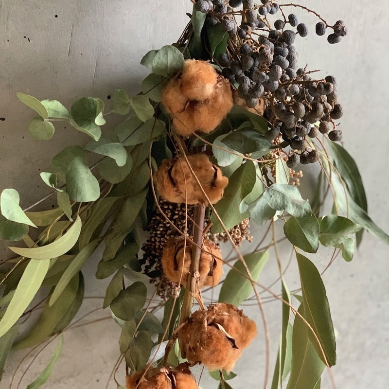 Dry flower】シュロの実とユーカリでグリーンブラウンスワッグ
