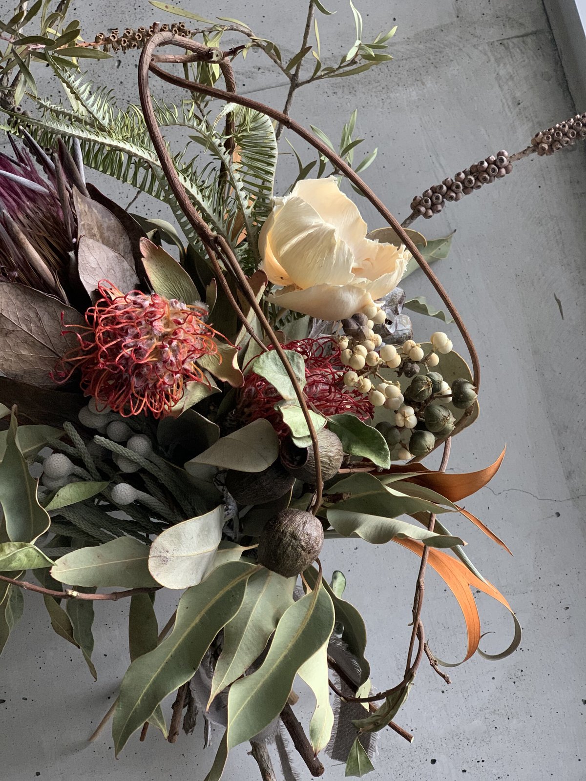 ドライフラワー★ホワイトプロテアネイティブスワッグ★ピンクッション　1点物♪ ドライフラワー☆ホワイトプロテアネイティブスワッグ☆ピンクッション