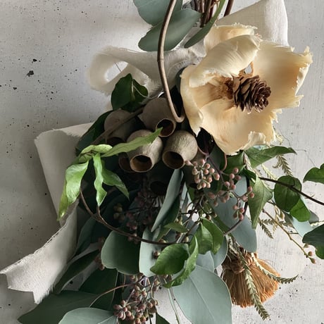 ［Dry flower］プリプリユーカリポポラスとトランペットのコンパクトスワッグ