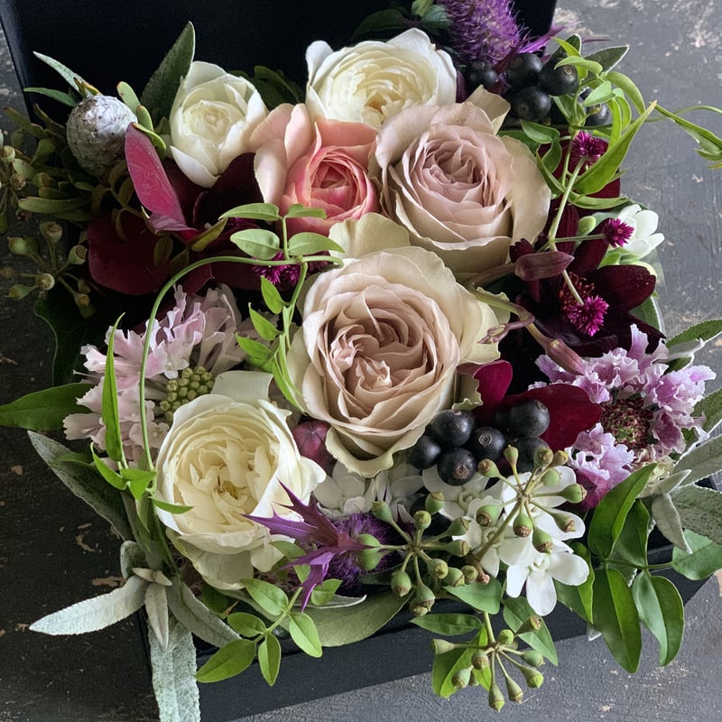 フラワーアレンジメントＢ 生花＞BOXフラワーアレンジメント | Atelier BRAZO