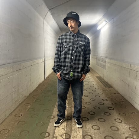 GOBERNANTE. STREET DENIM PANTS