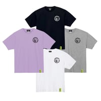 GOBERNANTE. PRAY EMBLEM T-SHIRT