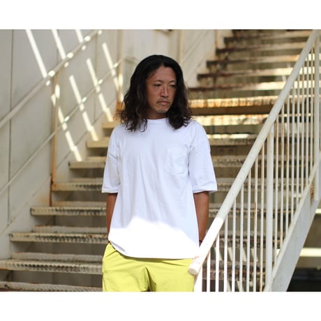 PLUS SULLO TEE（全2カラー）