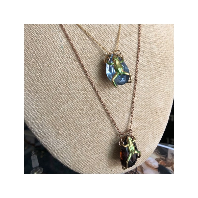 カエル ペンダントヘッド　ヴィンテージ ヴィンテージ硝子カエルのペンダント 茶 | bon bon cherryハイジ