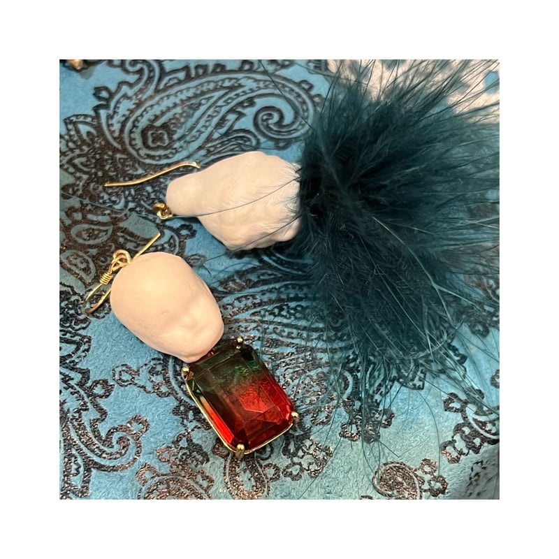 14kgf ベルメール、石膏像好きな方向け白い顔のピアス・イヤリング 