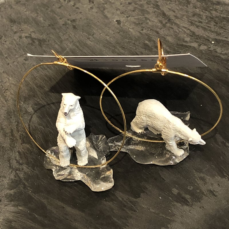 氷の上に立つシロクマピアス | bon bon cherryハイジの店 東京