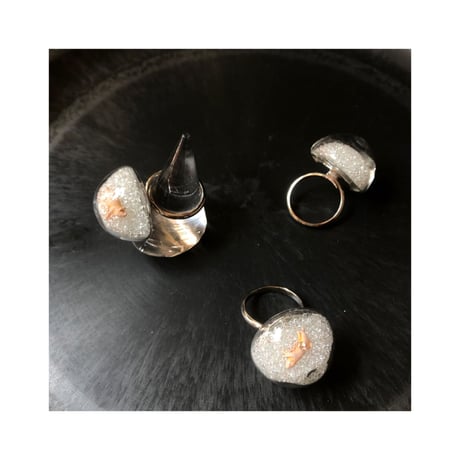 luckyPig入りシャカシャカドームリング 大