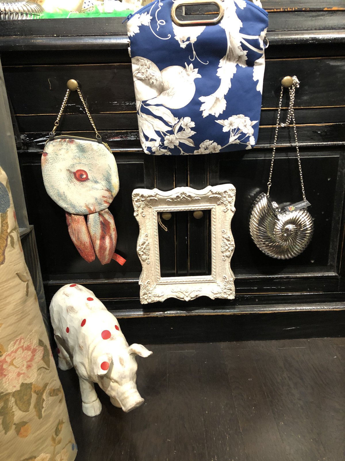 軽すぎる額縁 もち運べるディスプレイ什器 | bon bon cherryハイジの店