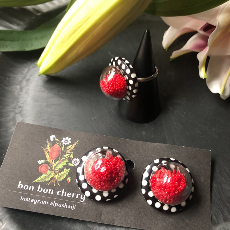 シャカシャカドームイヤリング 赤 | bon bon cherryハイジの店 東京