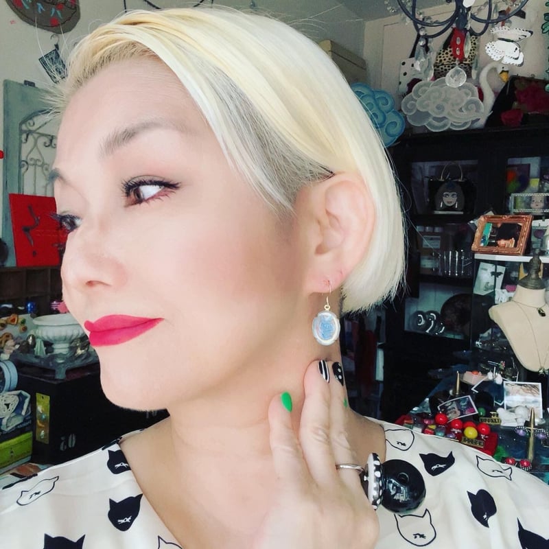 透明ガラスに青いバラのピアス | bon bon cherryハイジの店 東京