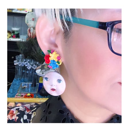 赤ちゃんフェイス 花かんむりイヤリング