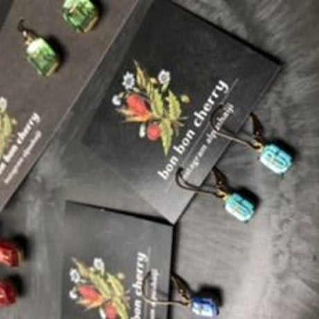14kgf 全3色 西ドイツヴィンテージ硝子十字架のピアス(小)
