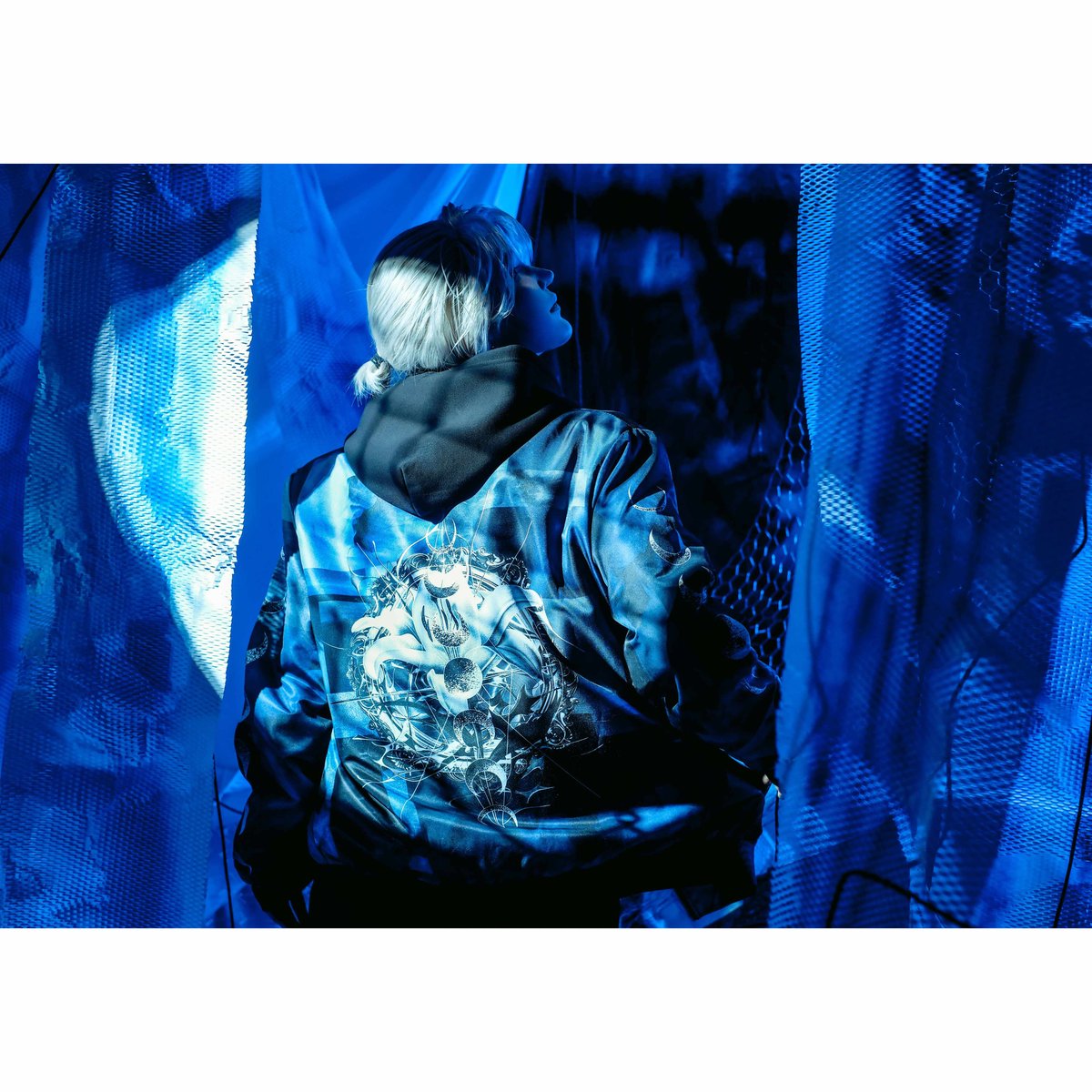 来世へ游ぐ者のライトブルゾン　歪 深夜と幻鏡のライトブルゾン | 歪hizumi