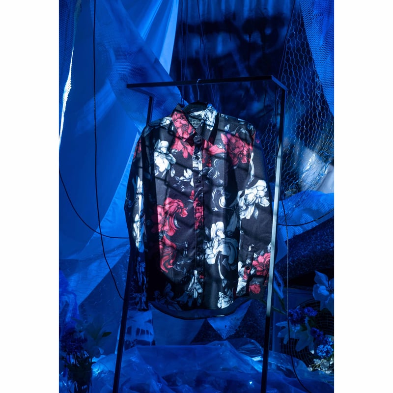 夜に溶ける無垢のワイシャツ | 歪hizumi