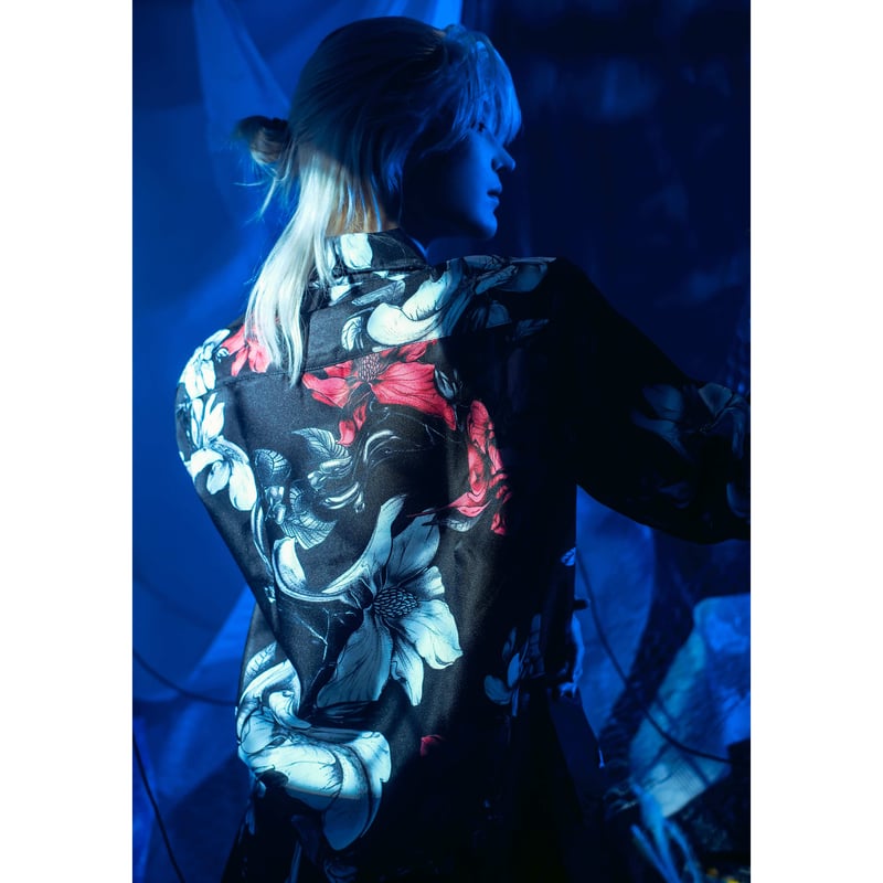 夜に溶ける無垢のワイシャツ | 歪hizumi