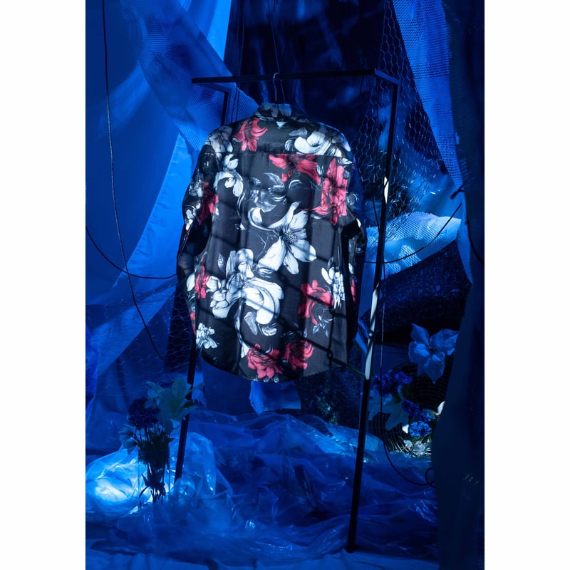 夜に溶ける無垢のワイシャツ | 歪hizumi