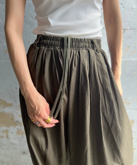 volume tuck pants