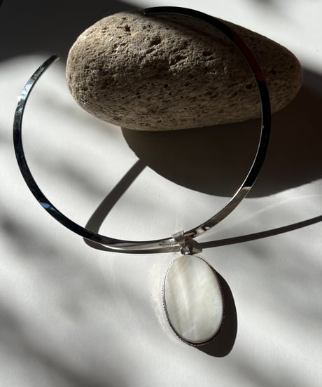 ALTER STONE MOTHER OF PEARL A