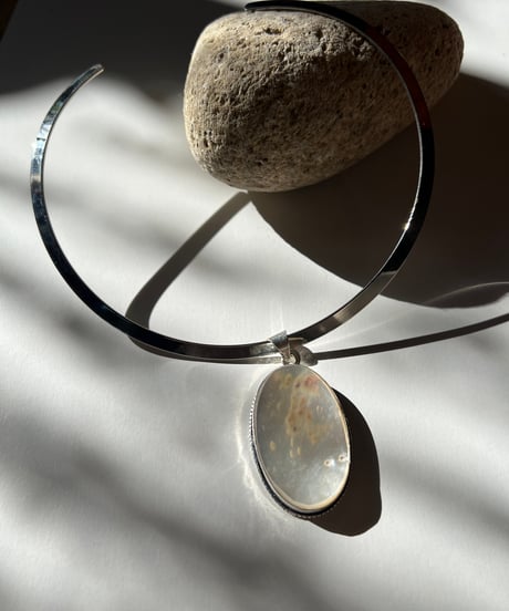ALTER STONE MOTHER OF PEARL B
