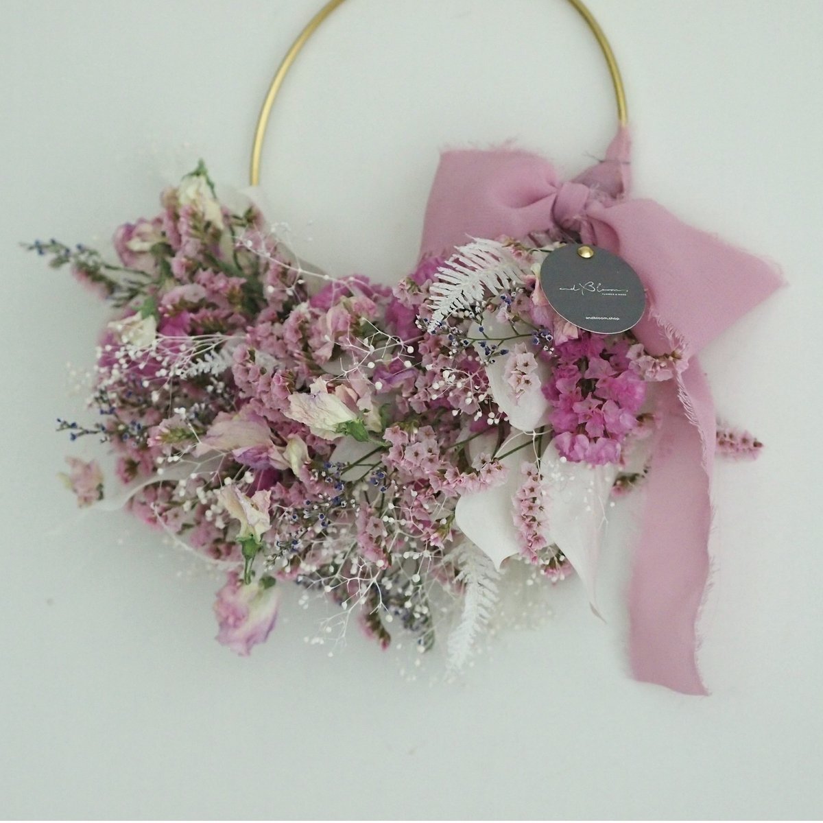 ピンクスターチスのフライングリース♡ ピンクスターチスのフライングブーケ♡フライングリース - メルカリ