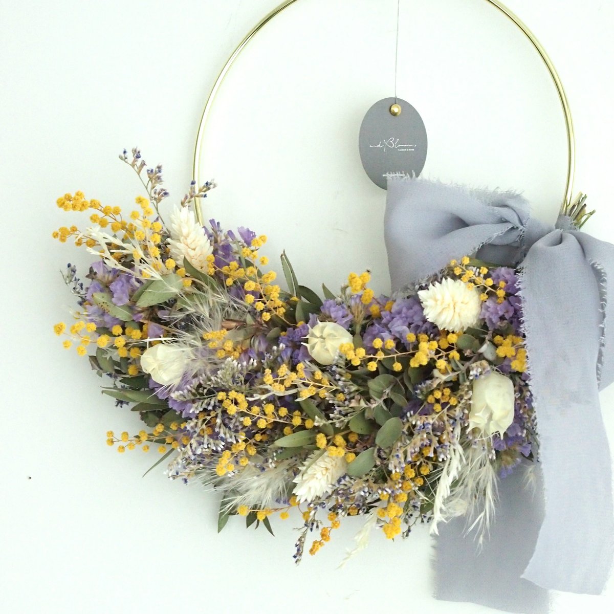 オーレアミモザとエリンジウムのハーフリース　スターチス　貝細工　春　ひな祭り オーレアミモザとエリンジウムのハーフリース スターチス 貝細工