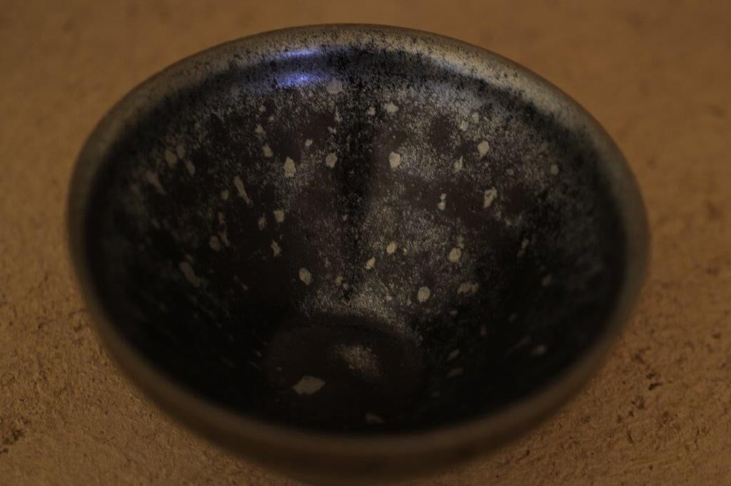 西林学 黒斑天目茶碗（油滴系） | 日月長 hitukinagaku