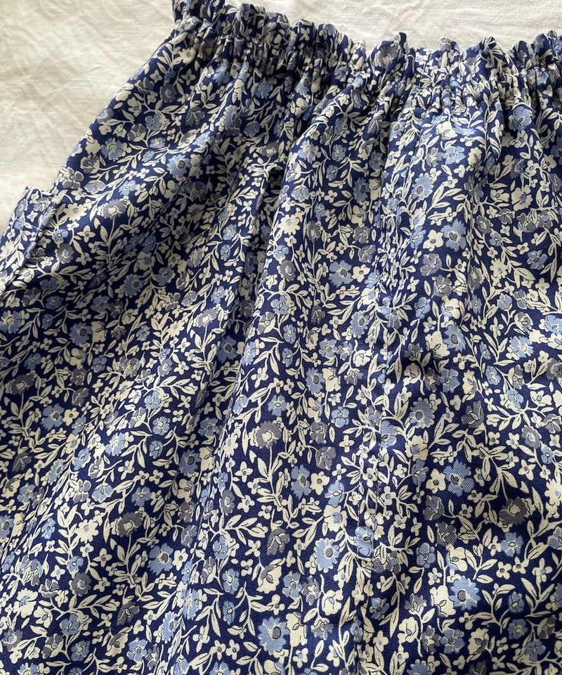 新品未使用　リバティ　フロリエット　Daily straight pants 新品未使用 リバティ フロリエット Daily straight pants - メルカリ