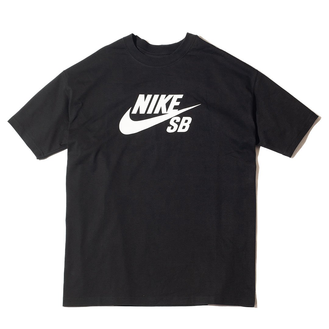 【Nike】LOGO★ロゴ映え英字スポーティ黒スウェ★ NIKE SB SKATEBOARD LOGO SKATEBOARD TEE ブラック | H