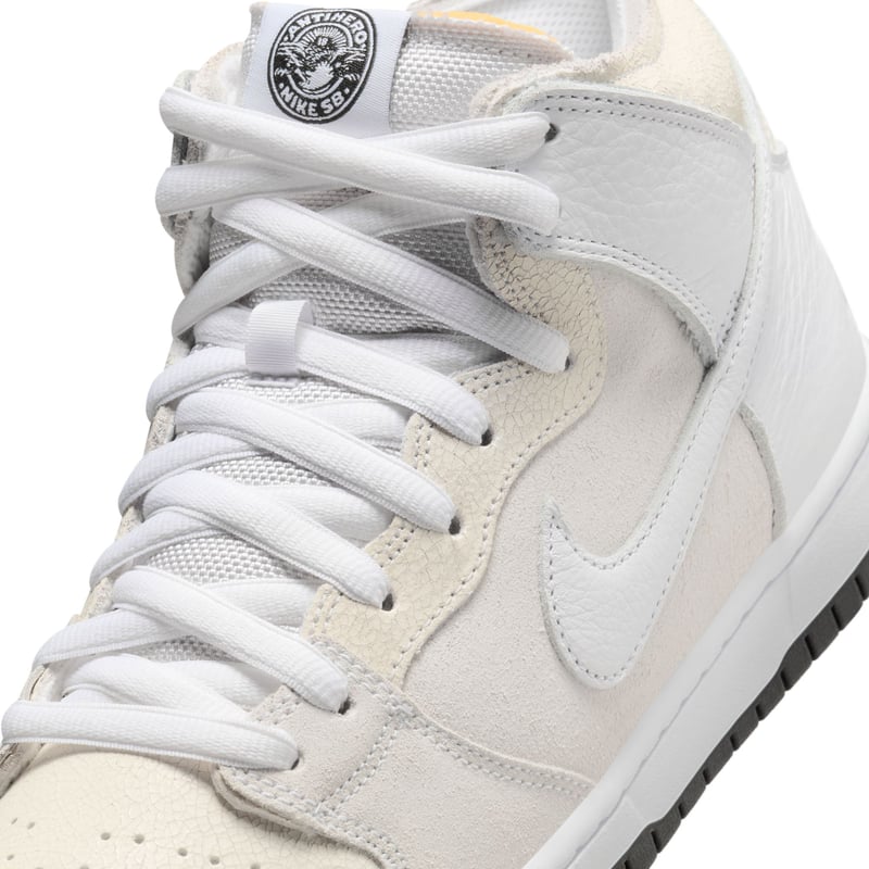 NIKE SB DUNK HIGH QS 