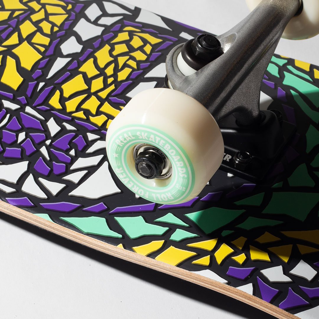 real スケボー 7.75インチ REAL COMPLETE DECK C 7.75インチ | Hi5 SKATEBOARDING