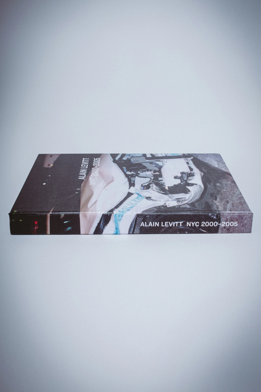 完売‼️ ALAIN LEVITT: NYC 2000-2005 写真集 Alain Levitt