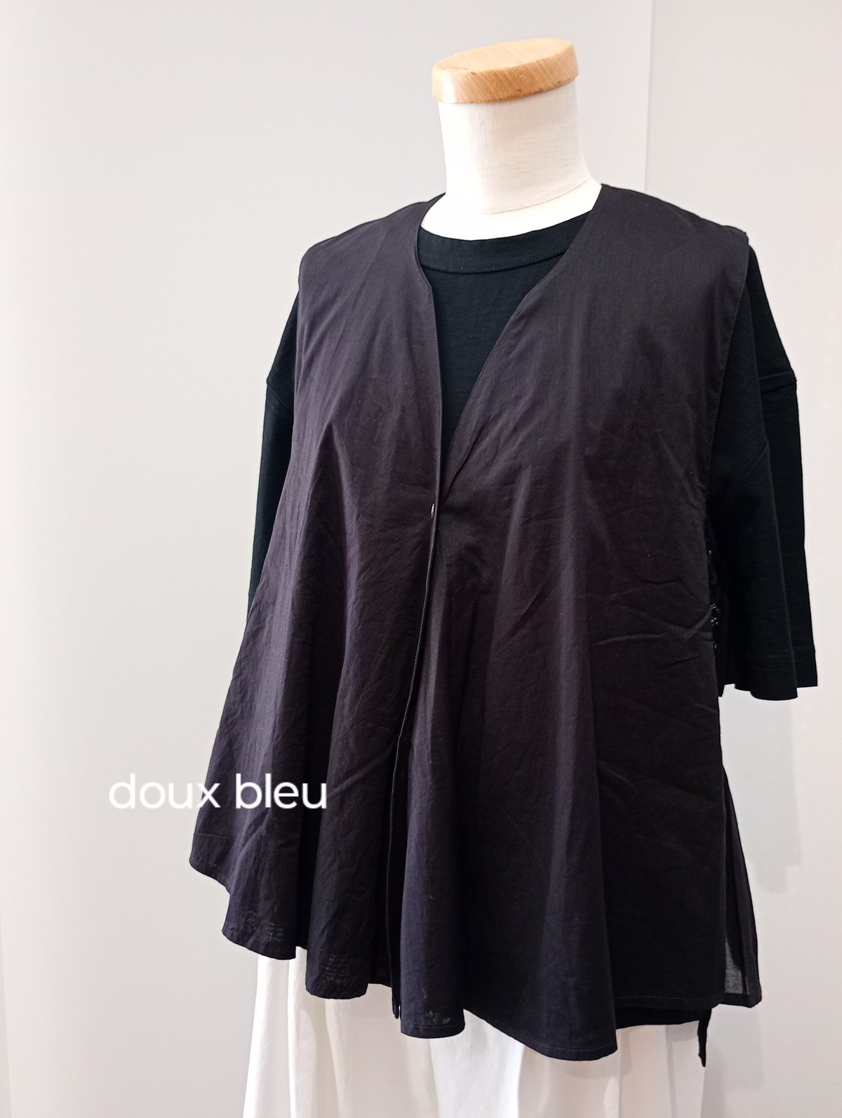 ファブール ネイビーのジレ doux bleu／コットンボイル シルバー刺繍ジレ | mon favori｜モン