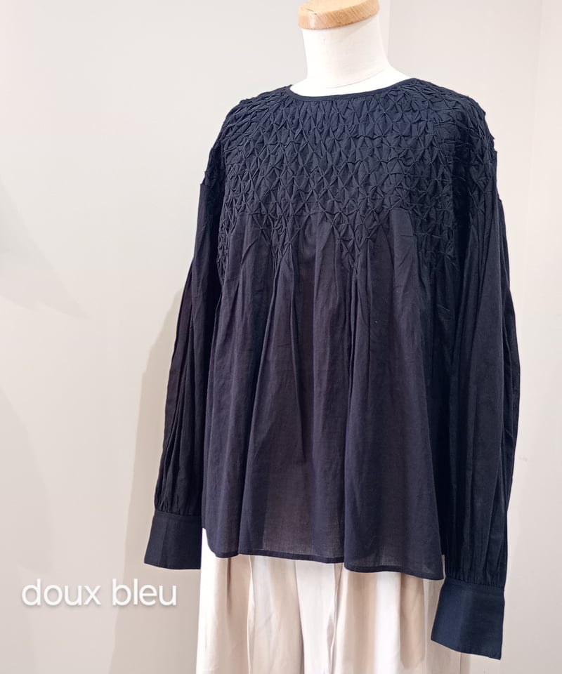 doux bleu｜ハンドスモッキング刺繍ブラウス doux bleu／ハンドスモッキング刺繍ブラウス | mon favori｜モン