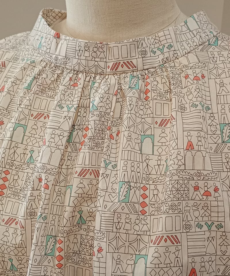 sosotto／LIBERTYタナローンスタンドカラーフレンチBL | mon favori｜