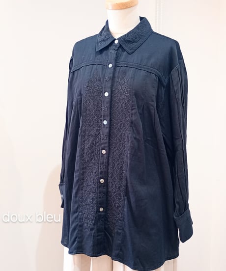 doux bleu／エンブロイダリーシャツ