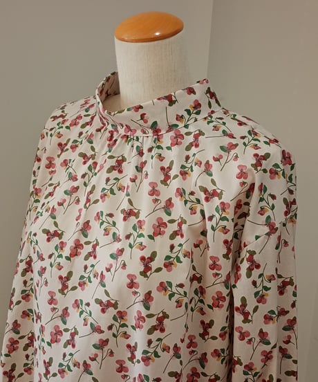 J.Sloane／LIBERTYロールネックプルオーバー