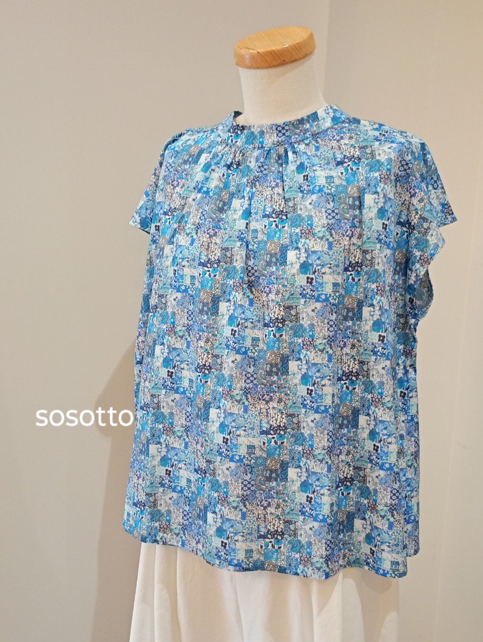 リバティ　タナローン　タックフレンチブラウス　モーティマー　モリス sosotto／LIBERTYタナローンスタンドカラーフレンチブラウス