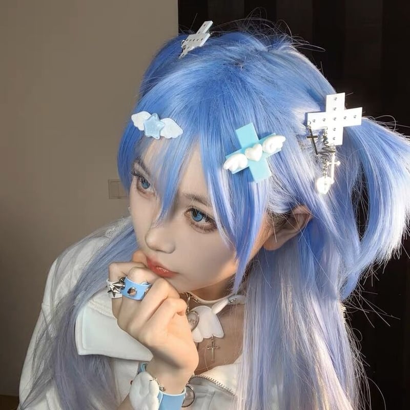 水色羽根と十字架のチャーム 水色羽根と十字架のチャーム