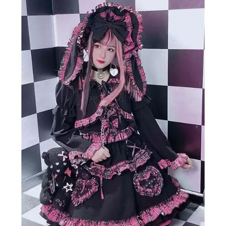 黒ピンクのゴスロリチェックワンピースセット