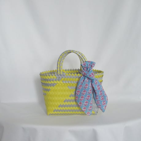 【6月15日(月)〜6月19日(金)発送】 Bag×Handkerchief［B］Mekearibag (Size : S) _Yellow Silver (cross)
