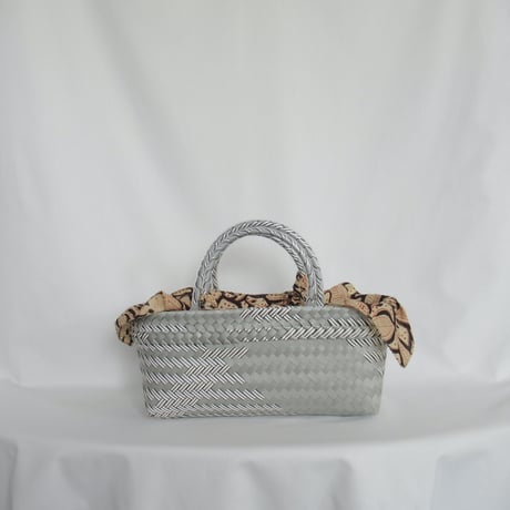 【6月15日(月)〜6月19日(金)発送】 Bag×Handkerchief［H］Mekearibag BOUQUET(cross) _ Silver×Gomashio