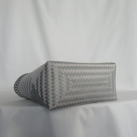 【8月10日(月)〜順次発送】  Mekearibag No.40 (Size: L) _ Silver × Yasashii Purple